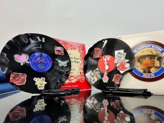 500枚以上のレコードからお気に入りの一枚を選び世界に一つだけの「オリジナル時計」がつくれるワークショップです♪