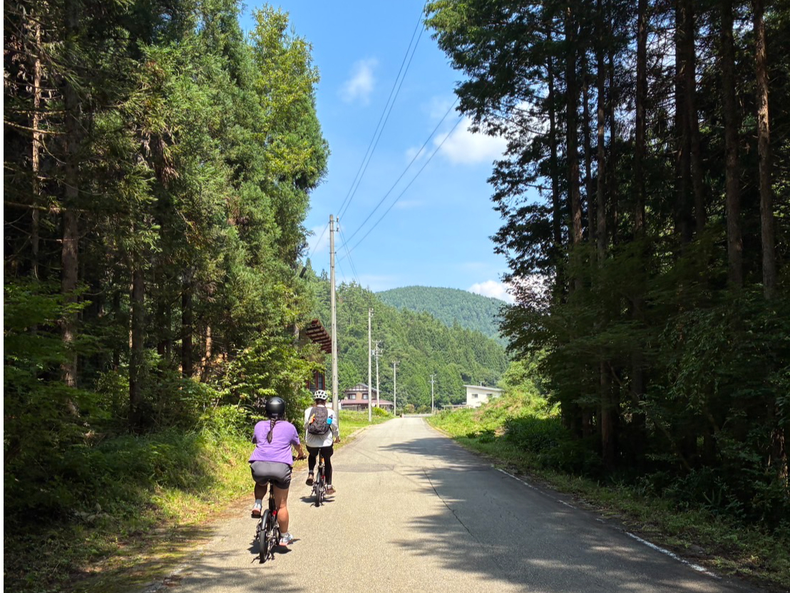 (高山市から20分)【飛騨朝日町 Eーbikeツアー】電動アシスト付きのイーバイ...