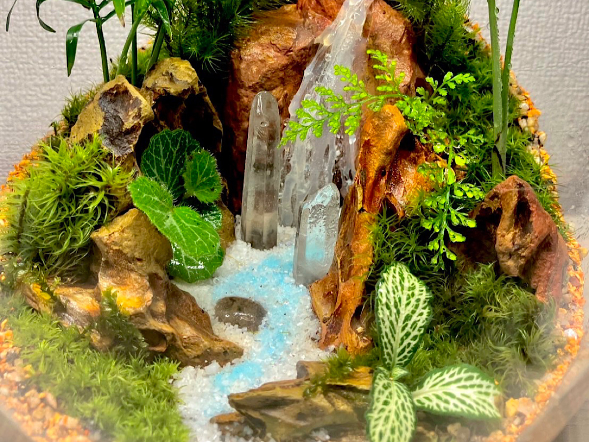 水晶が眠る滝へ…