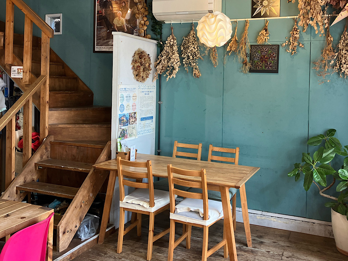 ɂƃ^C~O΁A[NVbv̌ɔR[q[܂B