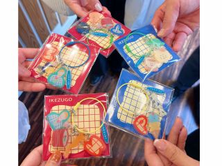 旅の思い出をみんなでキーホルダーに詰め込もう♪仲間とわいわいつくる自分だけのオリジナルキーホルダー!使う度に楽しい思い出がよみがえる♪