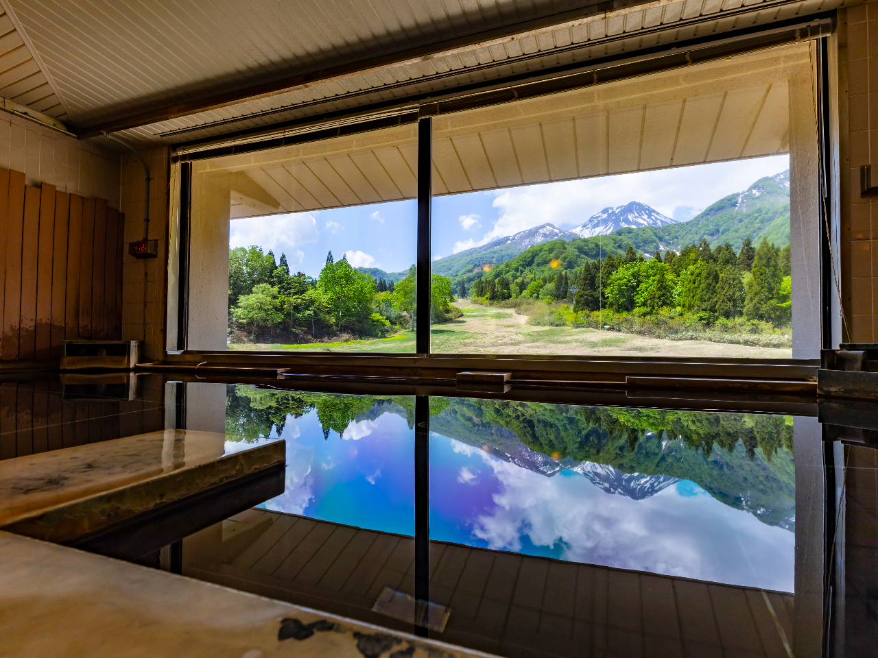 �_�Ԃ����̉Ԃ������̓V�R����^