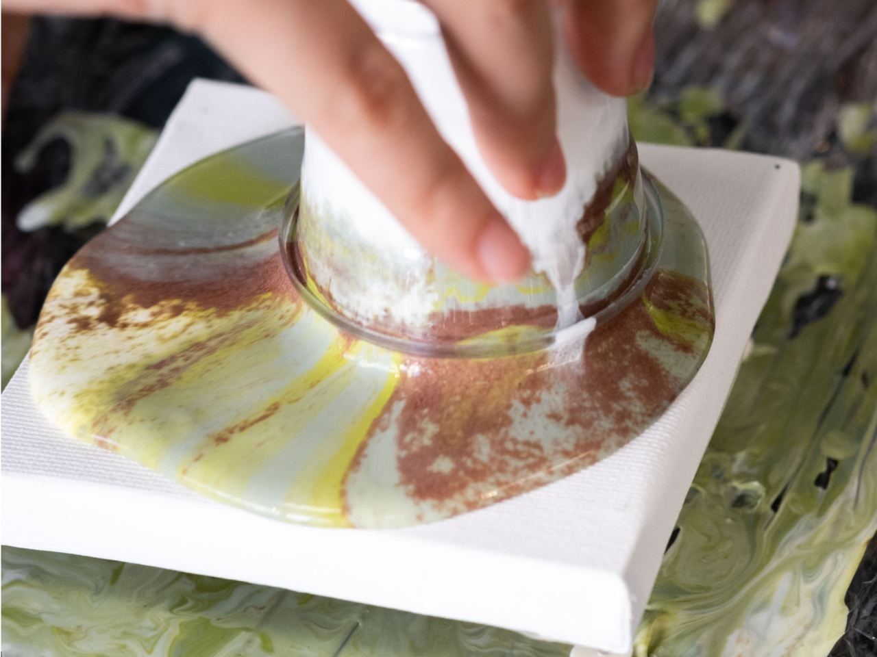 Creative Space ao�̖��邢�A�g���G��ԂŐ���̌��I