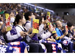 応援時の必需品「B-CLAP」でチームを応援!