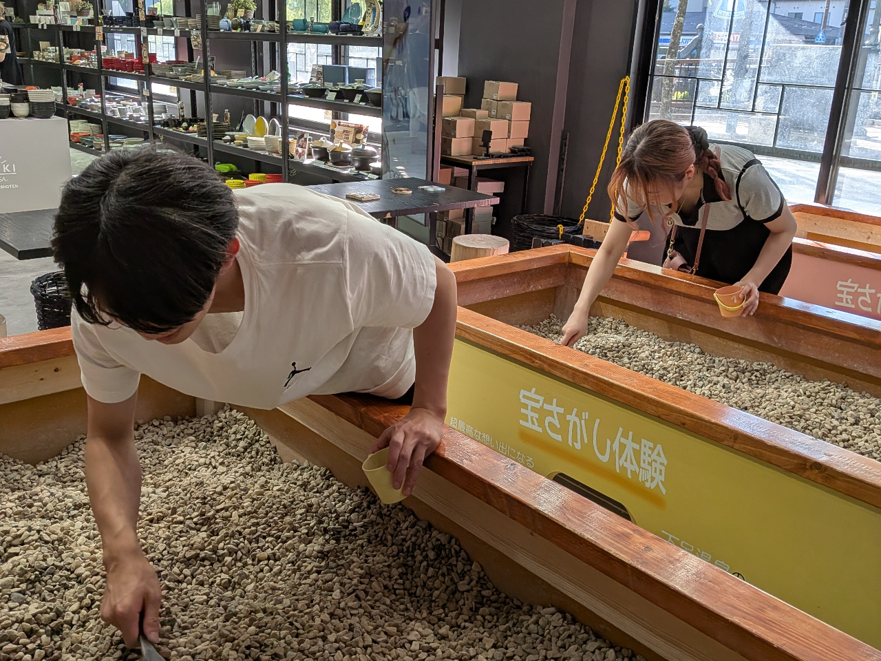 【美濃焼タイル宝探し】小さいお子様から大人の方まで幅広くお楽しみ頂いている、美濃...