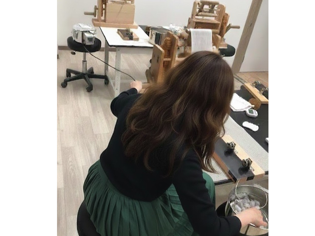 ���Â�������Ă���l�q�ł��B