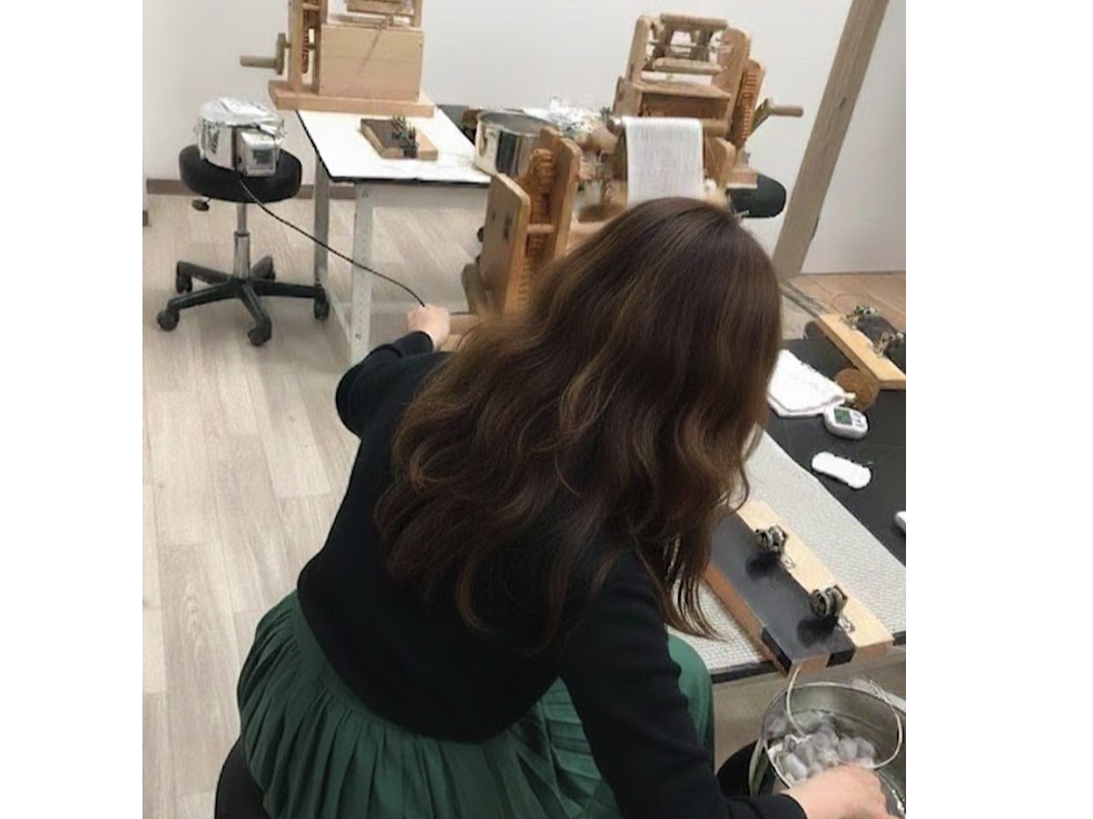 ���Â�������Ă���l�q�ł��B