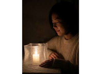 【人気No.1】繭から糸を繰り仕立てる、自分だけのシルクランプ体験。