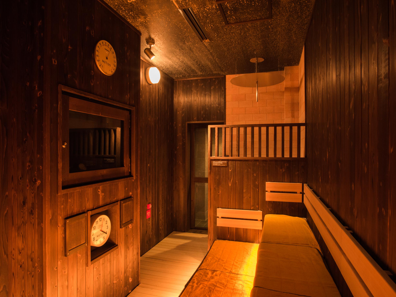 ���z�e��������20���Ԋu�ŃI�[�g���E�������{���I (����)15:00�`24:40 (�y���j)13:00�`24:40�@ (�S����)5:00�`8:40