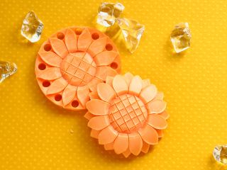 【簡単な朝顔】石鹸のヒマワリを彫りながら、カービングナイフの基本的な使い方も覚えましょう