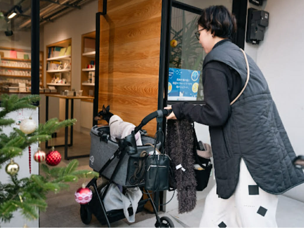 �_���䗅�X�������Ɉʒu����u�Օ�����X�v�ɂĊJ�Á^��񂱂̓����b�N�܂��̓P�[�W�ɓ��ꂽ��Ԃł����X���������ˁ�