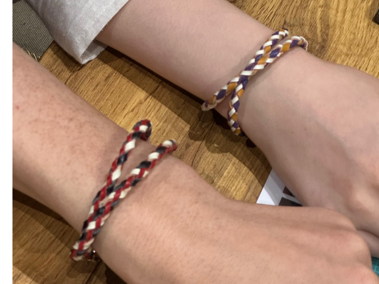 ���F�l�ŁA�J�b�v���ŁA���Ƒ��ŐF�Ⴂ�̃u���X���b�g���쐬����̂������ł��ˁ�