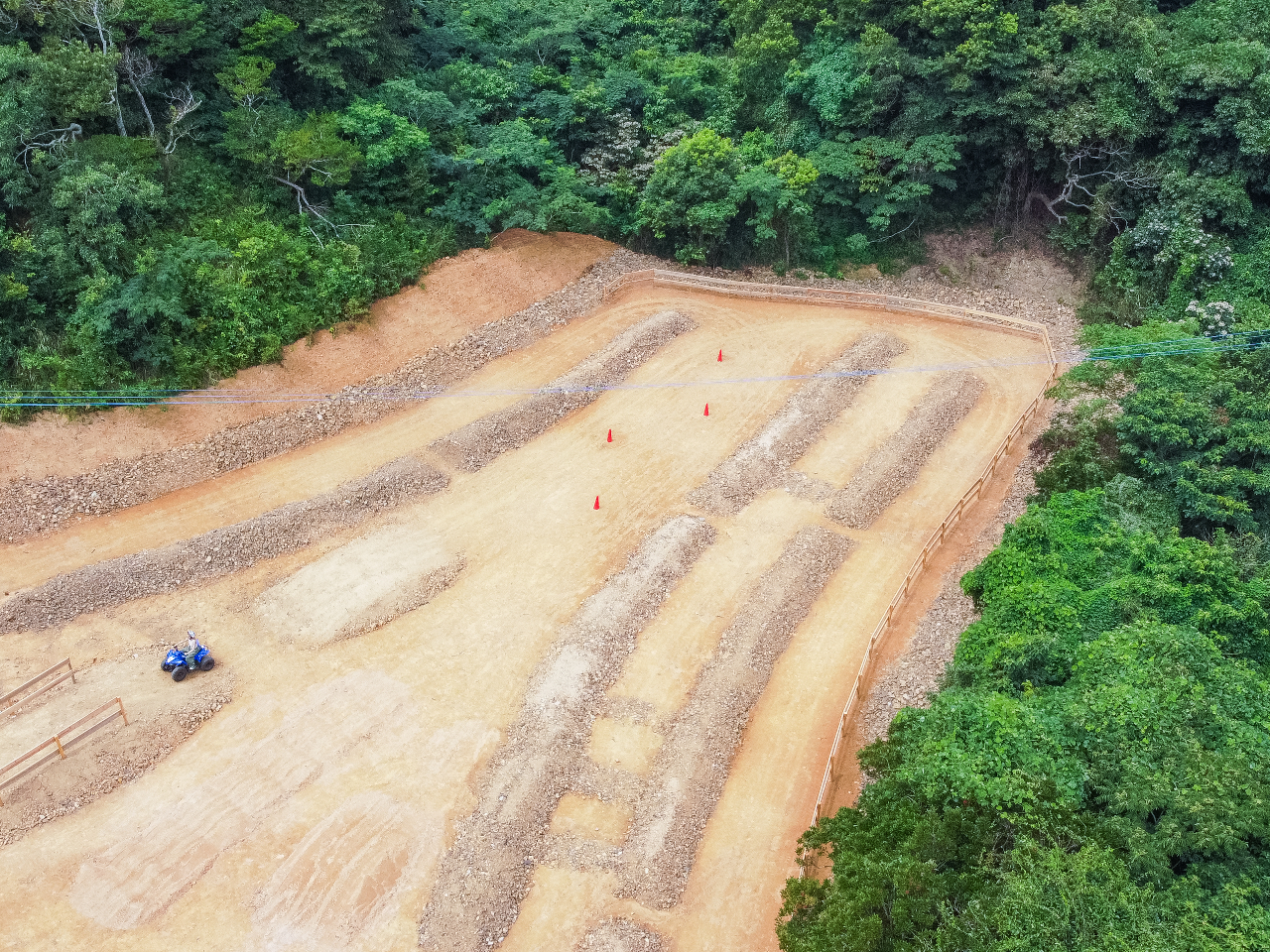 �_�I�t���[�h�g���R�[�X�^���߂Ă̕��ł��C���X�g���N�^�[���o�M�[�̏������₳�������N�`���[��o�M�[�̑���ɂȂ�邽�߂ɃI���W�i���Ő݌v���ꂽ���ʃR�[�X�����p�ӁI