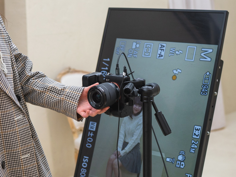 �y���A���^�C���Ŋm�F���ł���z�����R���V���b�^�[���g���ĎB�e�B���j�^�[�Ń��A���^�C���ɕ\��Ȃǂ��m�F���Ȃ���B�e���������܂���