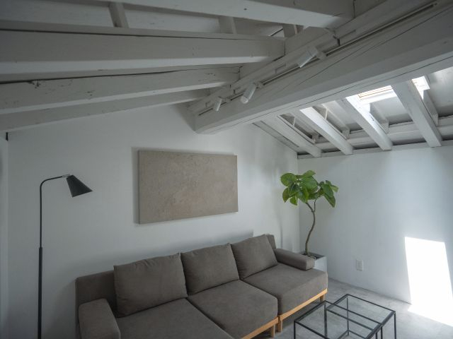 �w�֍��̑̌��ꏊ�͎���w�ցusilo�v��2�K�\�t�@�ȁB�������2�l�̎��Ԃ��߂��������Ȃ���w�֍���̌����������܂��B