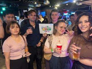 国際交流中の参加者 日本語と少しの英語で楽しめる