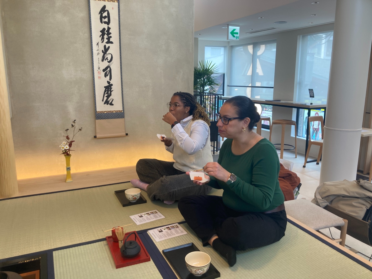 �a�َq�������オ���Ă��������܂��B�H�ו������J�ɂ��������܂��B