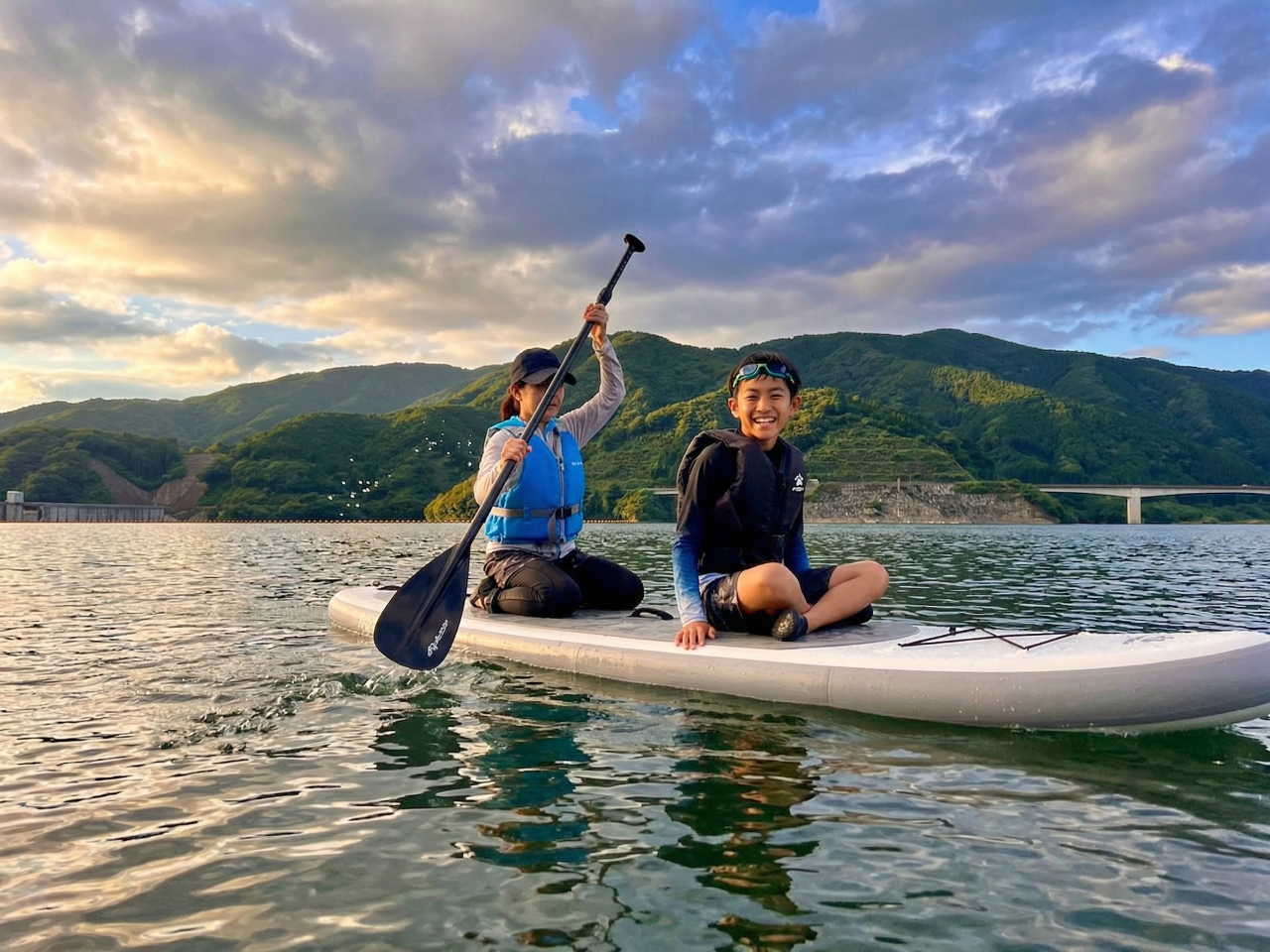 早いもの勝ちの4人乗りSUPプラン》五ケ山ダム湖SUP（スタンドアップ 