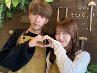 \スタッフがお手伝いするので、手作業が苦手なお客様でも安心して指輪作りが体験できます/