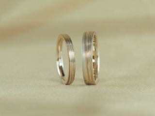 江戸時代に誕生した日本伝統工芸〈木目金〉で手作り指輪が出来ます。