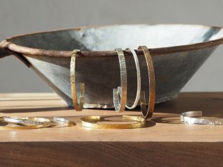 幅やテクチャなど組み合わせてわたしだけのバングルを手作りできます☆