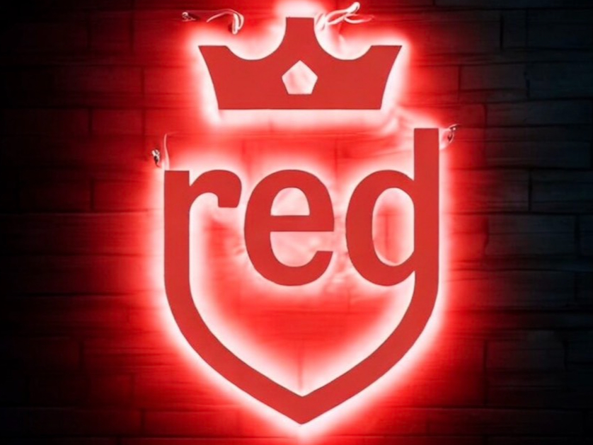 【ナイトいちご狩り!京都府宇治市・40分間いちご狩り食べ放題】灯りを落としたハウ...