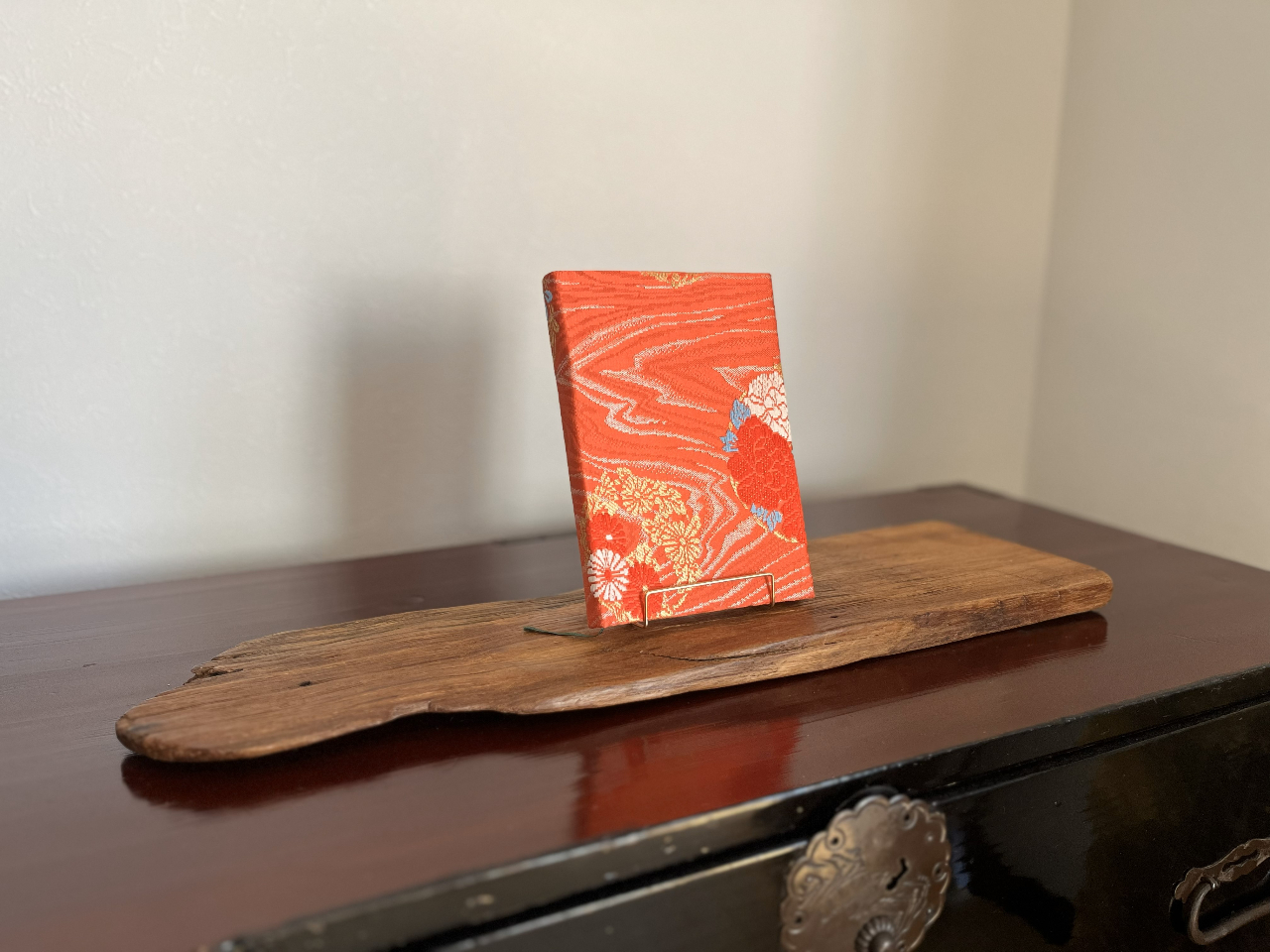 ���q���ɐl�C�A�ʐ^�f������\���̉�