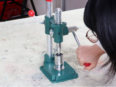 �v���X�@�Ńv���X���Ă���݃{�^���Ɏd���Ă܂��B