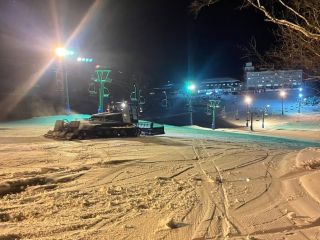 ゲレンデのモンスターマシンを体験できます。