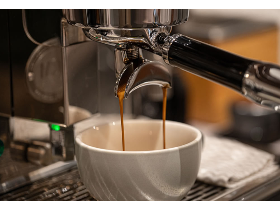 �����̕���������J�t�F��ԂŁA����L���Ȉ�t��������薡�키