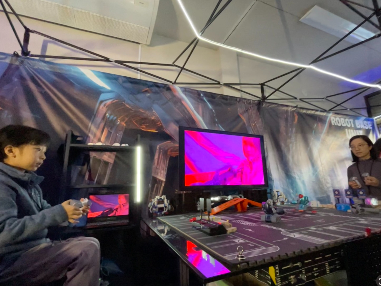 �t�B�[���h�Ń~�j���{�b�g�o�g��