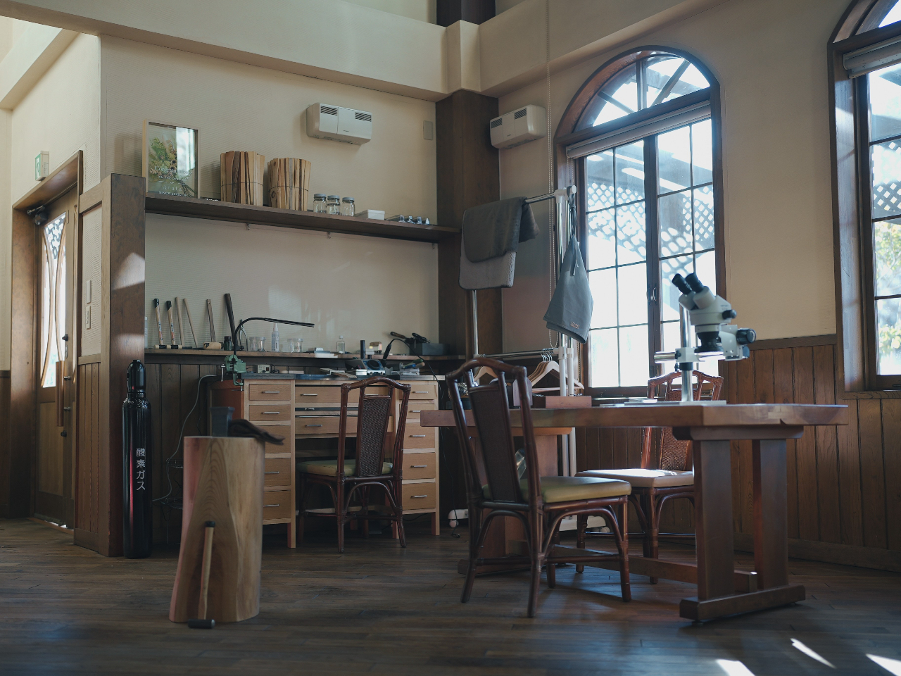 �A�g���G�̕��͋C�������Ȃ���w�֍���̌����������܂��B�����Ɛg�ɒ�������̂�����w�ւ��n�m�����E�l�Ƌ��ɍ쐻�������������ł�