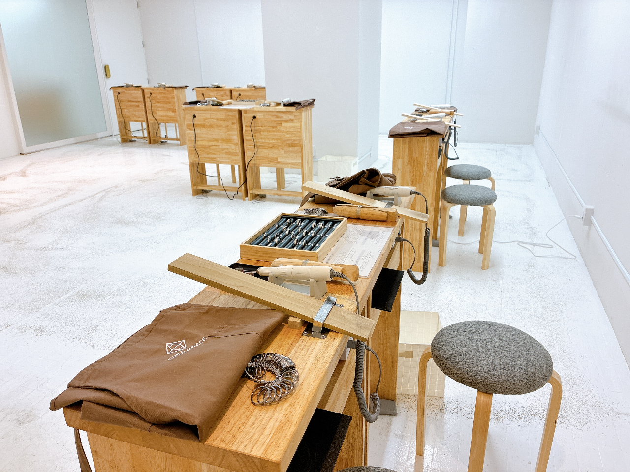 �����������X���ŁA�G�v�����𒅗p���đ̌��X�^�[�g�ł��B