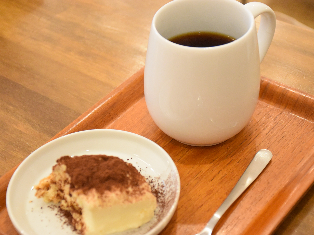 �̌���̓f�U�[�g�Z�b�g�����y���݂�������