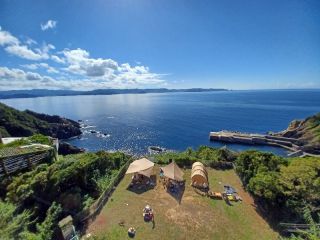 ここは見渡す限り海海海の絶景貸切キャンプ場。ワンちゃんもOK!