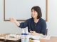 香りを楽しみながら、ブレンドを組み立てていきます