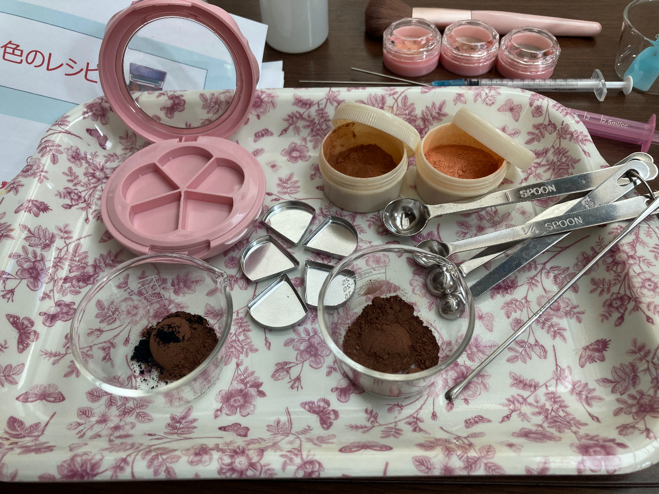 ���O�ɏ��������x�[�X�J���[�����ƂɁA�ޗ����v��Ƃ��납��n�߂Ă����܂��B