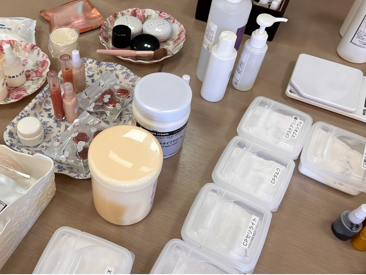 �������Ŏ��������̐F�t�����ł��܂��B