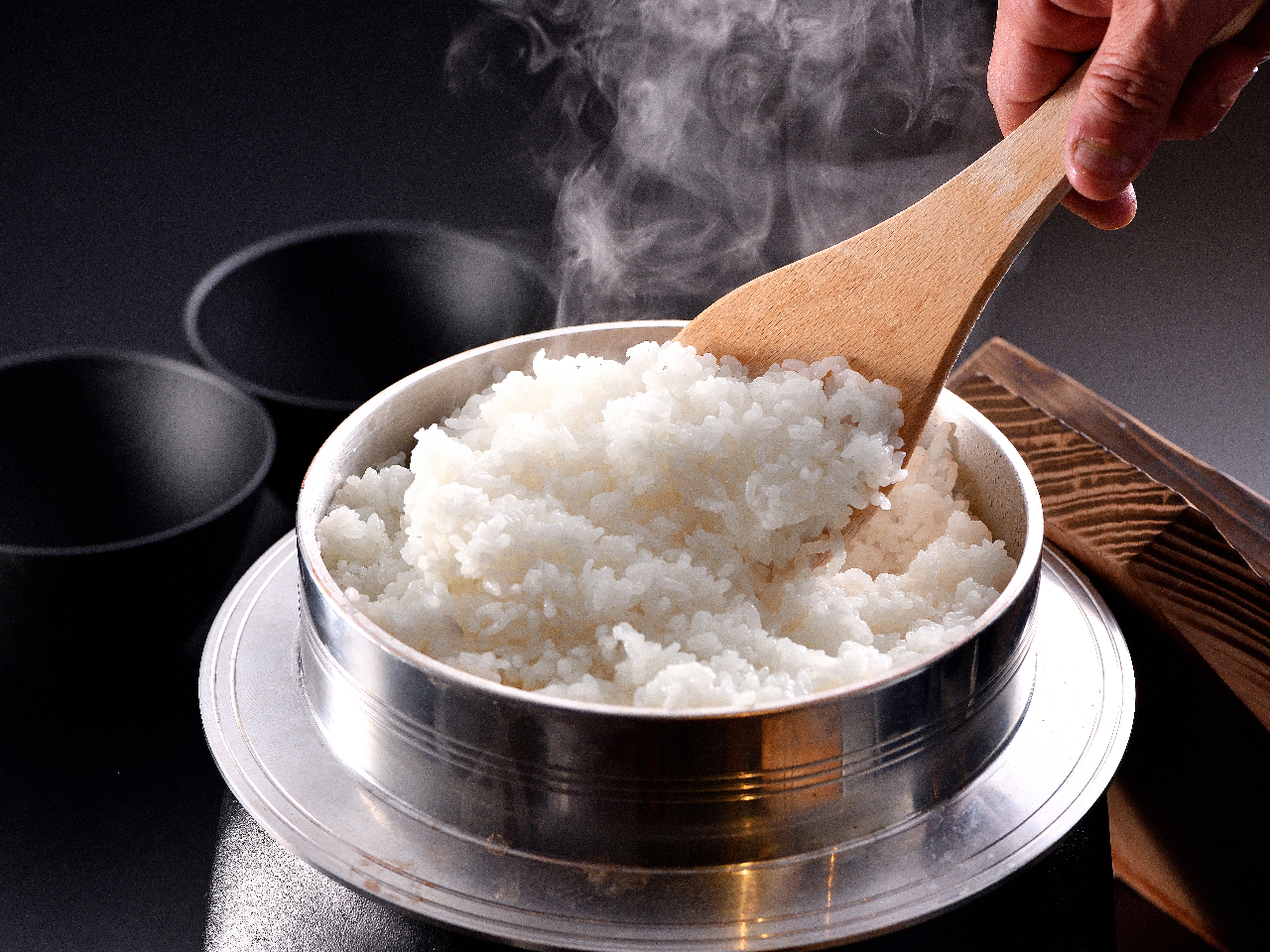 ���т͖ڂ̑O�Ő����グ�銘��������