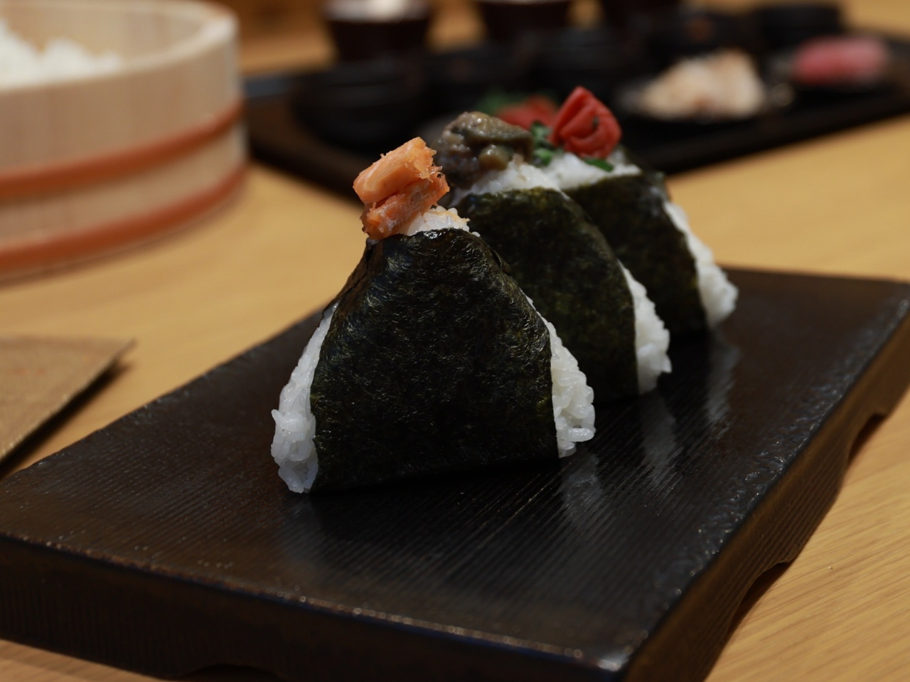 ��������ɂ���͂��̏�ŐH�ׂĂ��A�����A���Ă�OK��