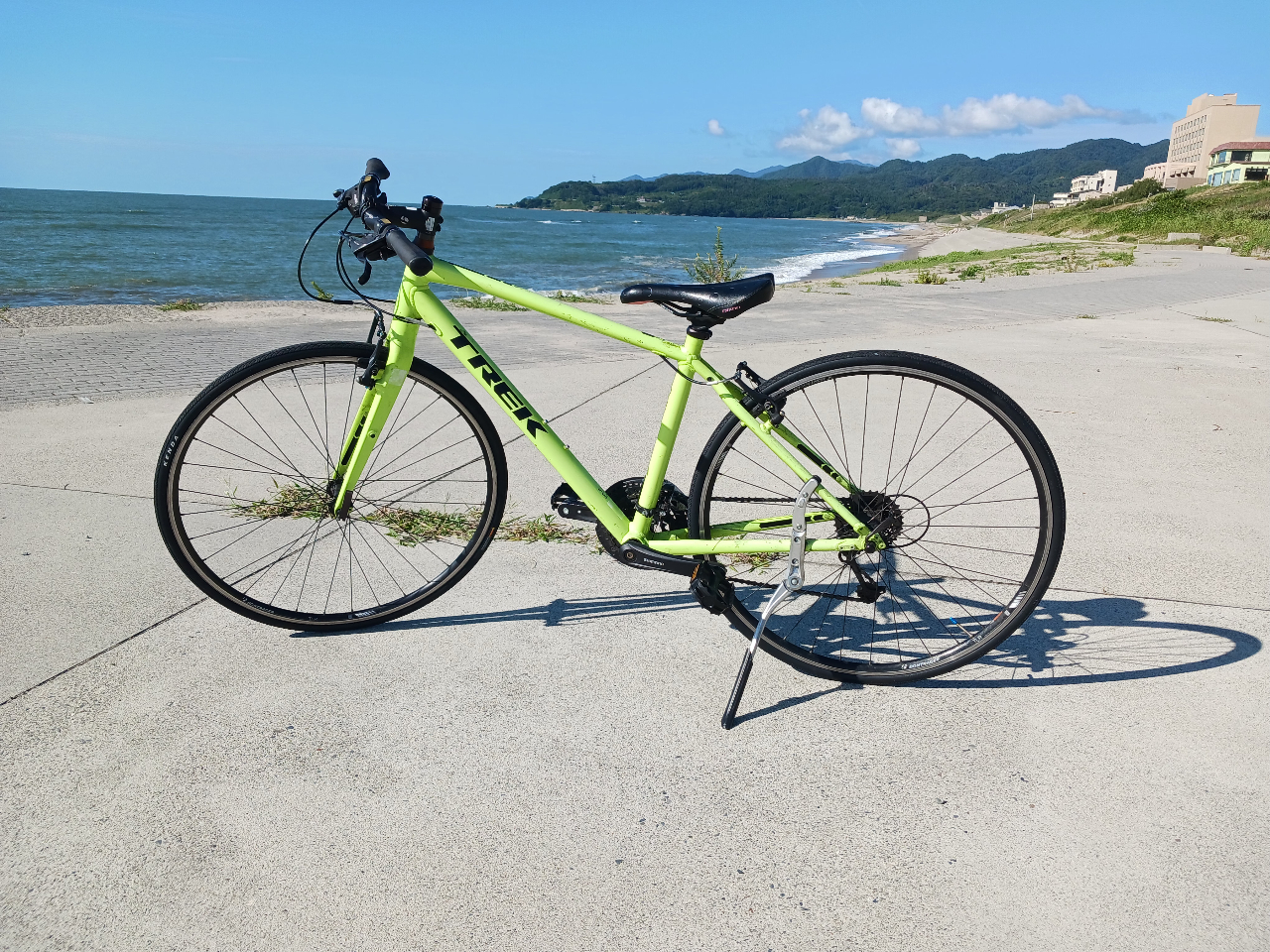 【新潟県北】海風を感じるクロスバイク体験|海沿いサイクリングで爽快リフレッシュ(...