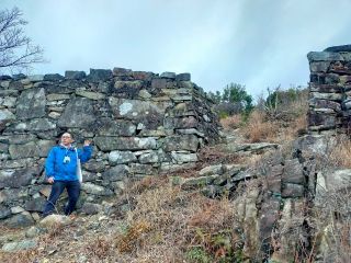 清水山城は、朝鮮出兵から撤退後すぐ廃城となったため、当時の遺構が改変されずに残っています。