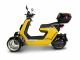 REVERSE TRIKERは、バイクの爽快感と三輪ならではの安定性を融合した電動トライク。存在感あふれるスタイルで、特別な移動時間を演出します