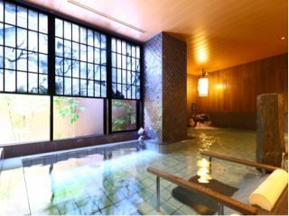 \大浴場(男性)/雲南市大東町「海潮温泉」からの運び湯を使用しており、「出雲風土記」にその名を残す名湯!
