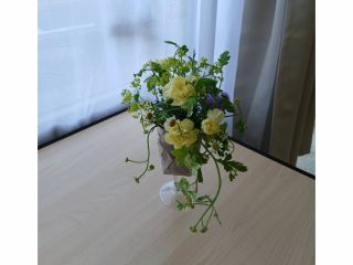 1500円の体験会の作品です。花に動きがありイキイキとしているように仕上げるようアドバイスしています。
