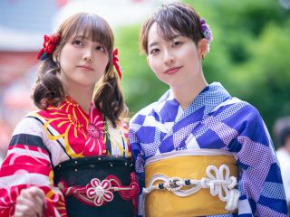 浴衣着付けのアレンジに自信あり♪オプションを追加で華やかな浴衣姿を演出します。小物のオプション追加1点500円〜