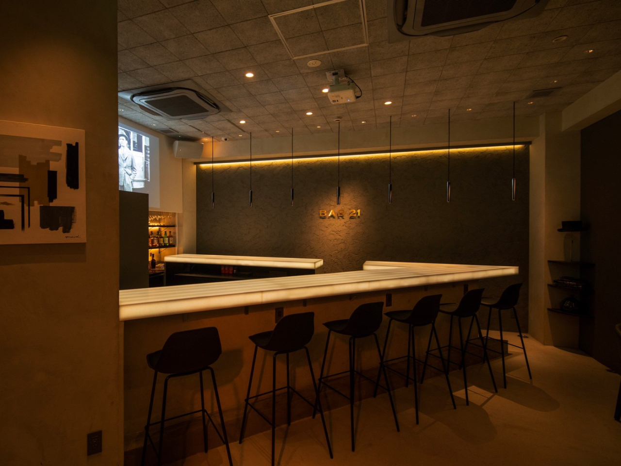 8�Ȍ����BAR21�J�E���^�[ �\ �������ꂽ��l�̋��