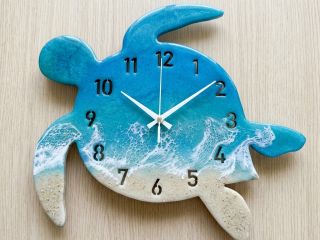 レジンを使った海亀作り。好きな色にかめを塗るところからスタート。初心者でも簡単に楽しく作成。