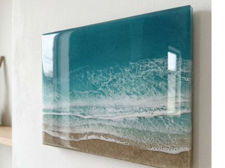 沖縄・名護】作って学ぶ！沖縄の海レジン体験／波アート＆キーホルダー