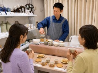 飲み比べ体験の際は店舗を貸切にして開催しております。体験中は他のお客様の入店はございませんので、静かな雰囲気の中でじっくりと台湾茶の魅力をお楽しみいただけます。